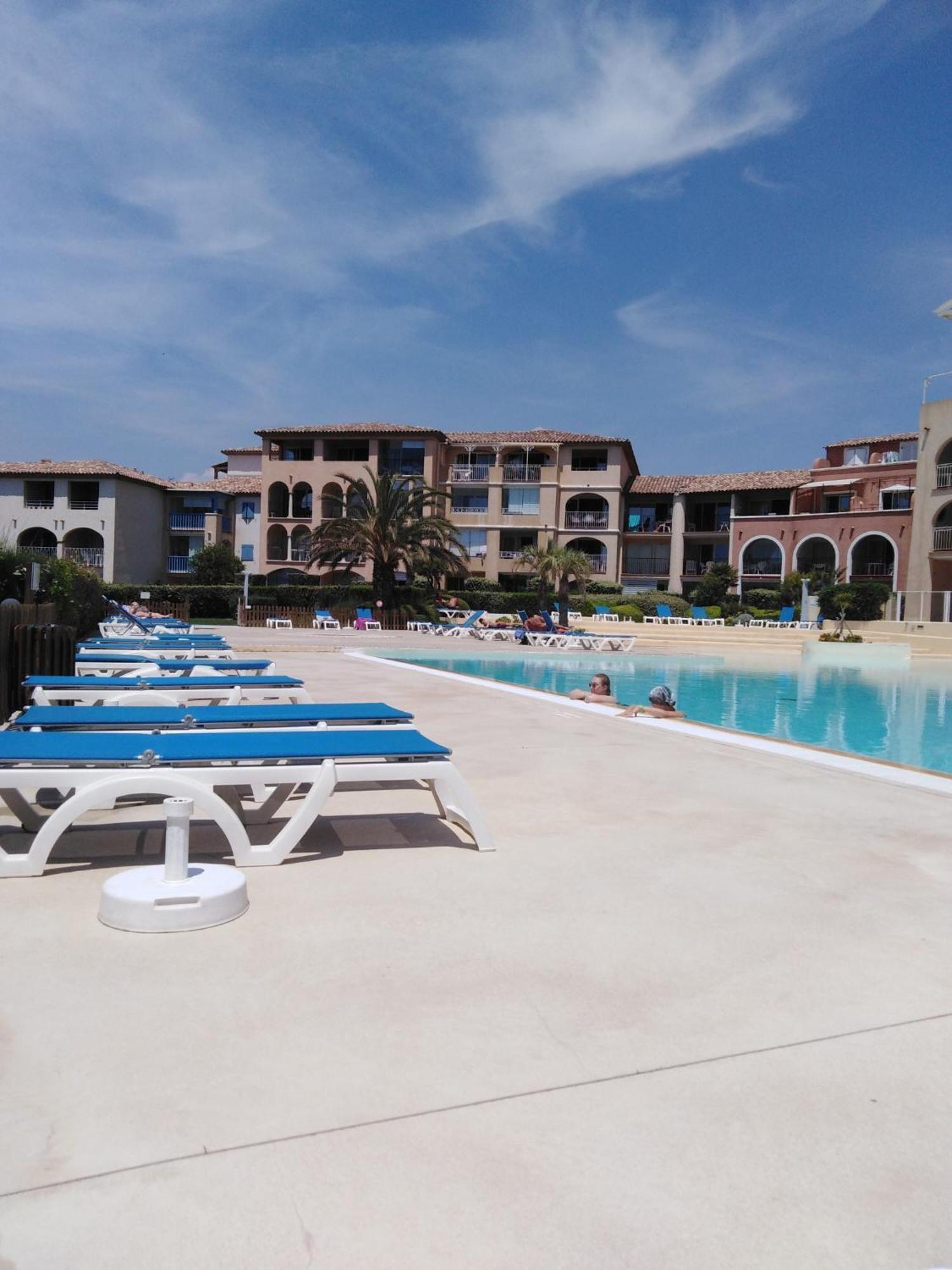 Appartement T2 Avec Piscine A 100 M De La Plage Сі-Фур-ле-Плаж Екстер'єр фото